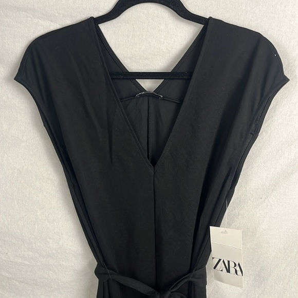 Zara Dresses & Skirts - Zara NWT black dress. Size small